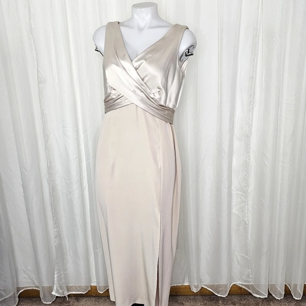 Tahari beige/ivory satin full length sleeveless dress v-neck formal 10